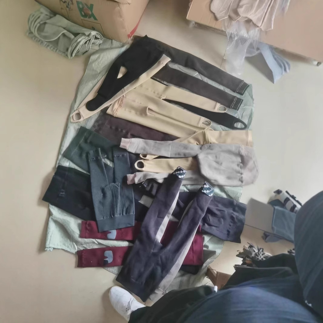 地摊江湖货源儿童一体裤保暖裤批发冬季保暖校服可外穿加厚