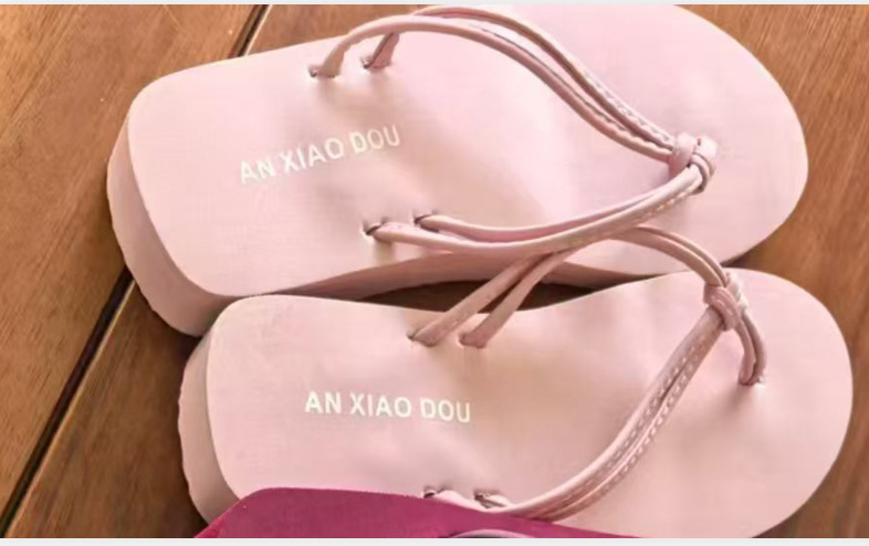 Chanclas de EVA para mujer para uso en exteriores, tacones altos de estilo europeo y americano, sandalias de verano, pantuflas de verano con suela gruesa que aumentan la altura.