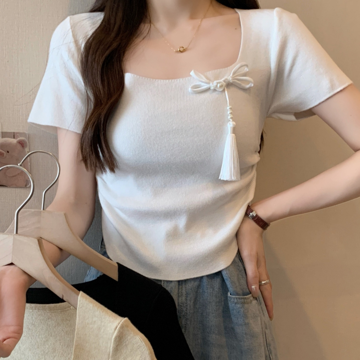 Nov poletni dizajn z naramnicami, nepravilna majica s kratkimi rokavi v kitajskem slogu, ženska pletena majica s kratkimi rokavi in ​​oglatim izrezom._voghion.com