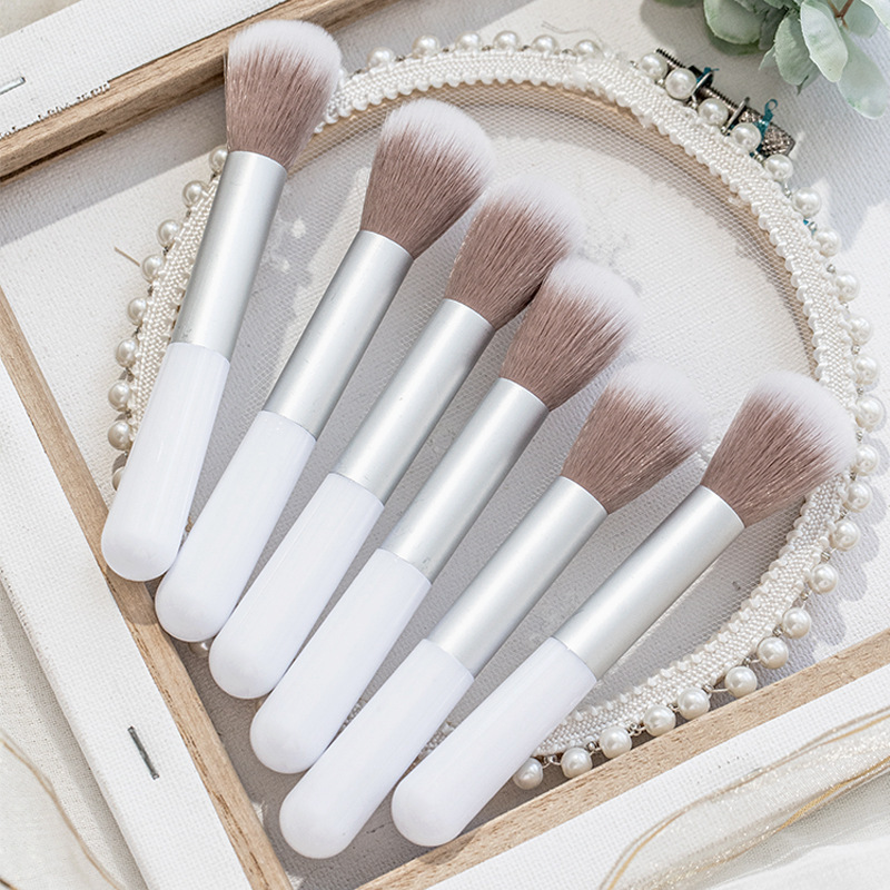 Set de Brochas de Maquillaje Capel: Brocha para Sombras de Ojos, Brocha para Labios, Brocha para Corrector 270, Set de Brochas Suaves para Labios Mate