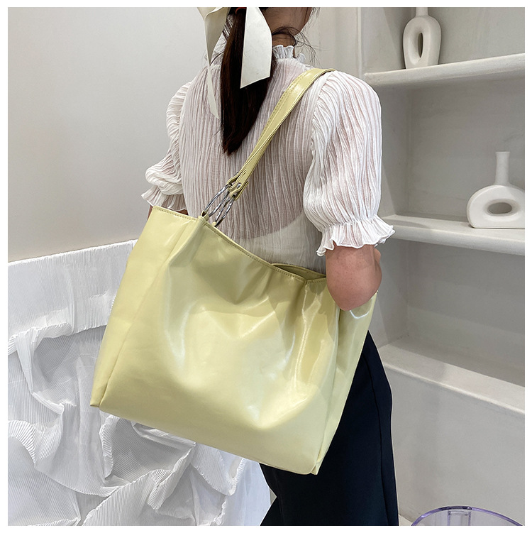 Streetwear Solid Color Square Zipper Tote Bag display picture 2