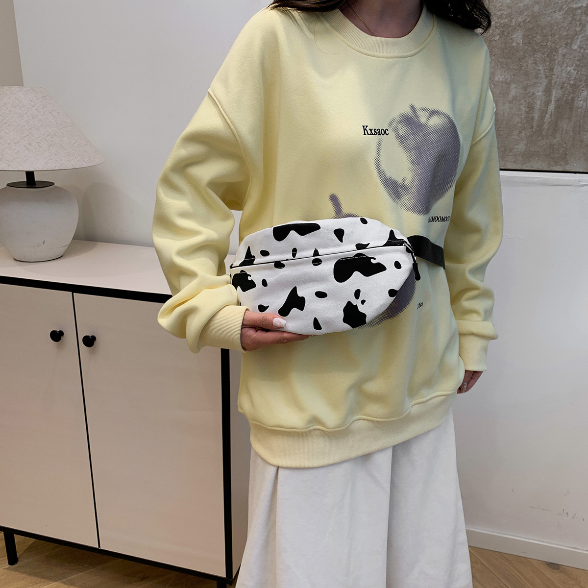 223g Weight Polyester Lining Material Zipper Closure Type Sling Strap Strap Type Fanny Pack Bags Type Casual, Daily, Shopping Occasion Nylon Material Cows, Solid Color Pattern All Seasons Season Women's Gender Basic Style Oval Shape Women's Basic Cows Solid Color Nylon Waist Bags 38