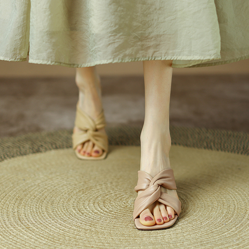 Sandal cao gót nữ hở mũi da cừu đế thô gót 7 cm — Màu đậu