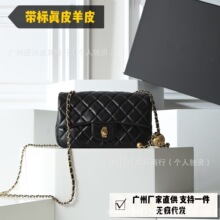 �¿�С���L��ƤŮ���ٴ�朗l�μ�б�����С����С�����pC���w��