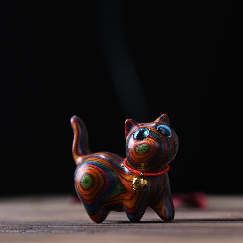 Rainbow Wood Carving Clove Cat Handheld Piece Rainbow Crooked Head Kitten Mini Desktop Ornaments Crafts Home Creative