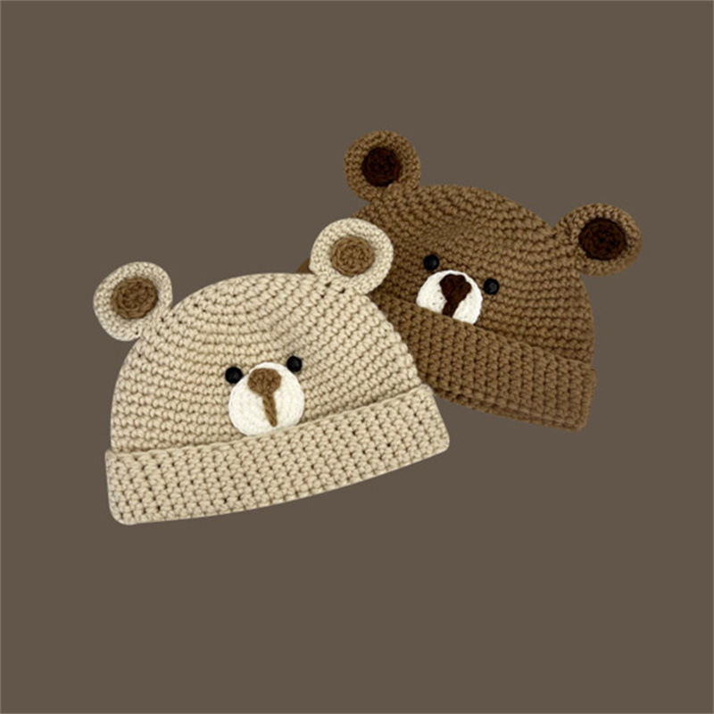 Women's Cute Cartoon Bear Eaveless Wool Cap display picture 3