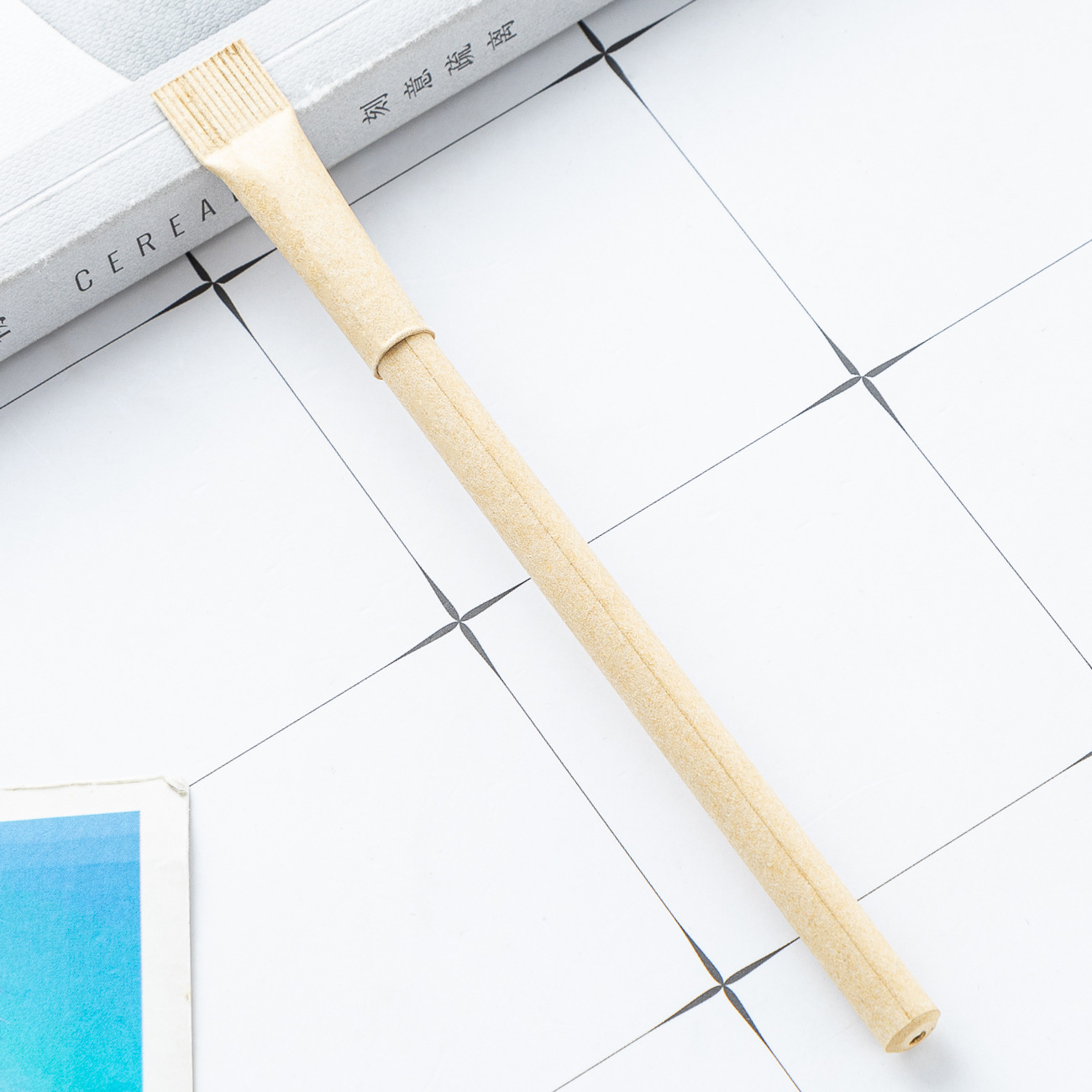 Tubo de papel lápiz de bola impresa logotipo simple lápiz de papel kraft lápiz de tubo de papel lápiz de caramelo creativo lápiz de tubo de papel