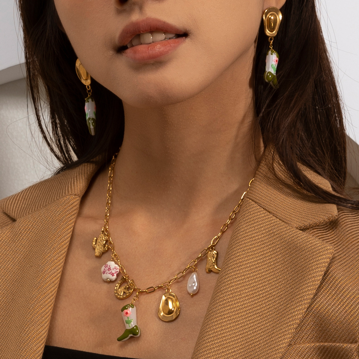 Collar de acero inoxidable TENA Europa y los Estados Unidos ligero de lujo nicho de zapatos de cerámica collar de colgante de titanio acero para mujeres no se desvanecen ventas calientes
