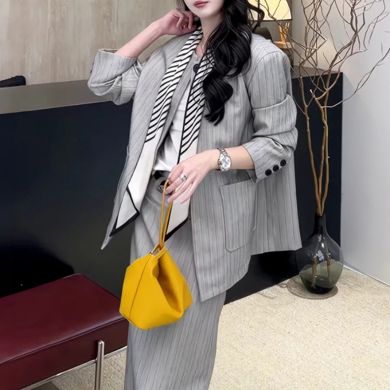 韩系气质灰色条纹西装套装女2025新款秋西服外套直筒半身裙两件套|undefined