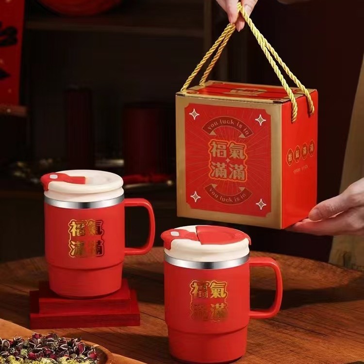 새로운 스테인레스 스틸 머그잔 304 라이너 선물 상자, 스푼 포함 550ml 차 배수구 포함 휴대용 선물 보온병 컵