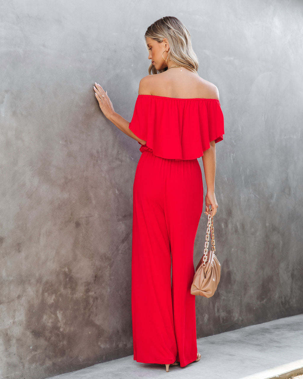 2024 Frühjahr/Sommer Damenbekleidung Ein modischer und eleganter schulterfreier Jumpsuit mit lässiger Hose mit weitem Bein für Damen_voghion.com