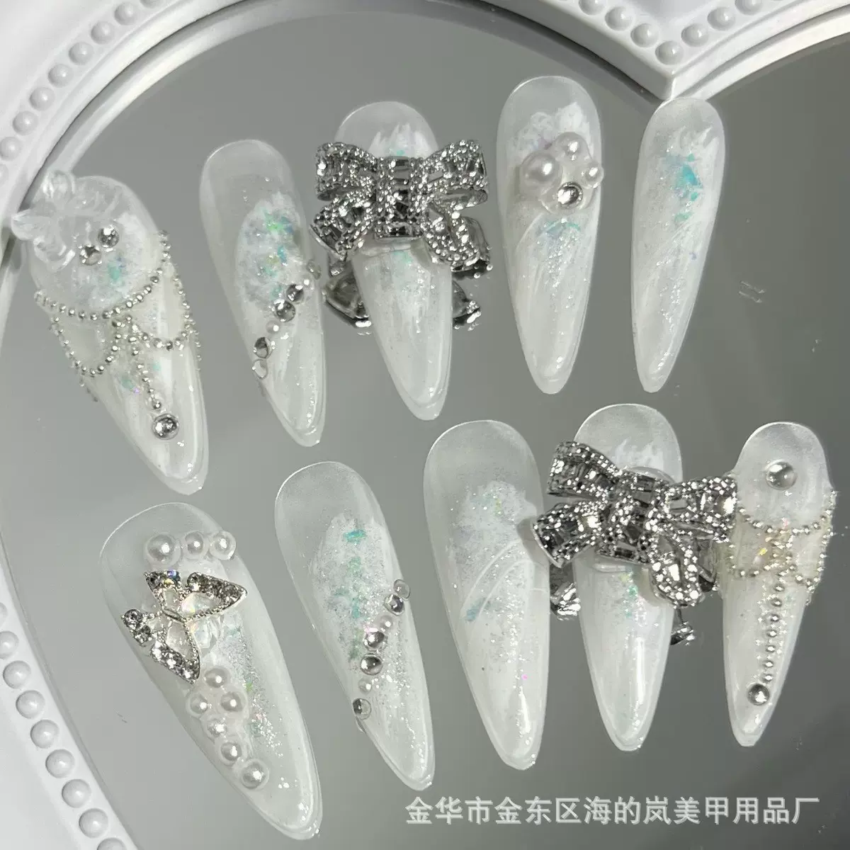 2024新款婚纱照白色极光蝴蝶结穿戴甲新娘美甲手工高级感可拆卸