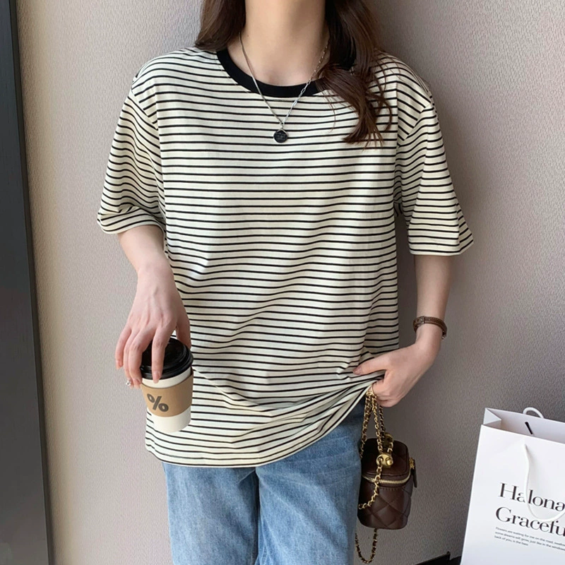 Лето 2025, новый дизайн, нишевая футболка с короткими рукавами, женский свободный универсальный топ средней длины в гонконгском стиле в полоску