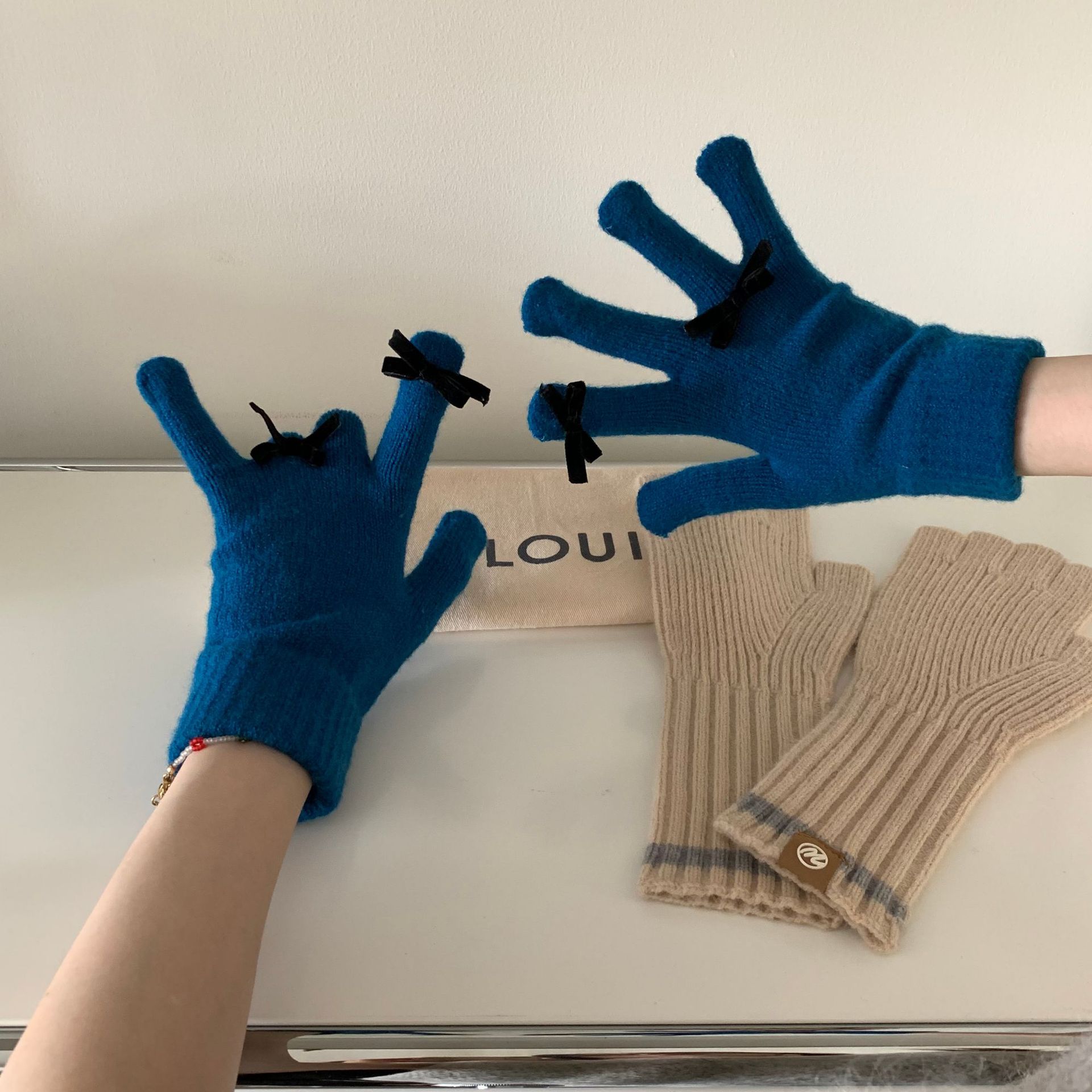 Chao lindo ~ Nuevo chic Otoño e Invierno lana de punto arco pantalla táctil a prueba de frío guantes de fuga de dedo caliente