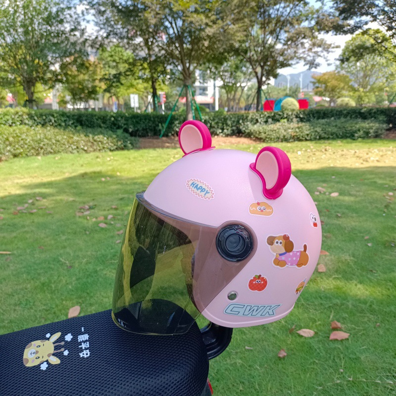 New National Standard 3C Certified Electric Motorcycle Safety Helmet for 1-8 Years Old, Four-Sided Windproof, Warm and Not Broken