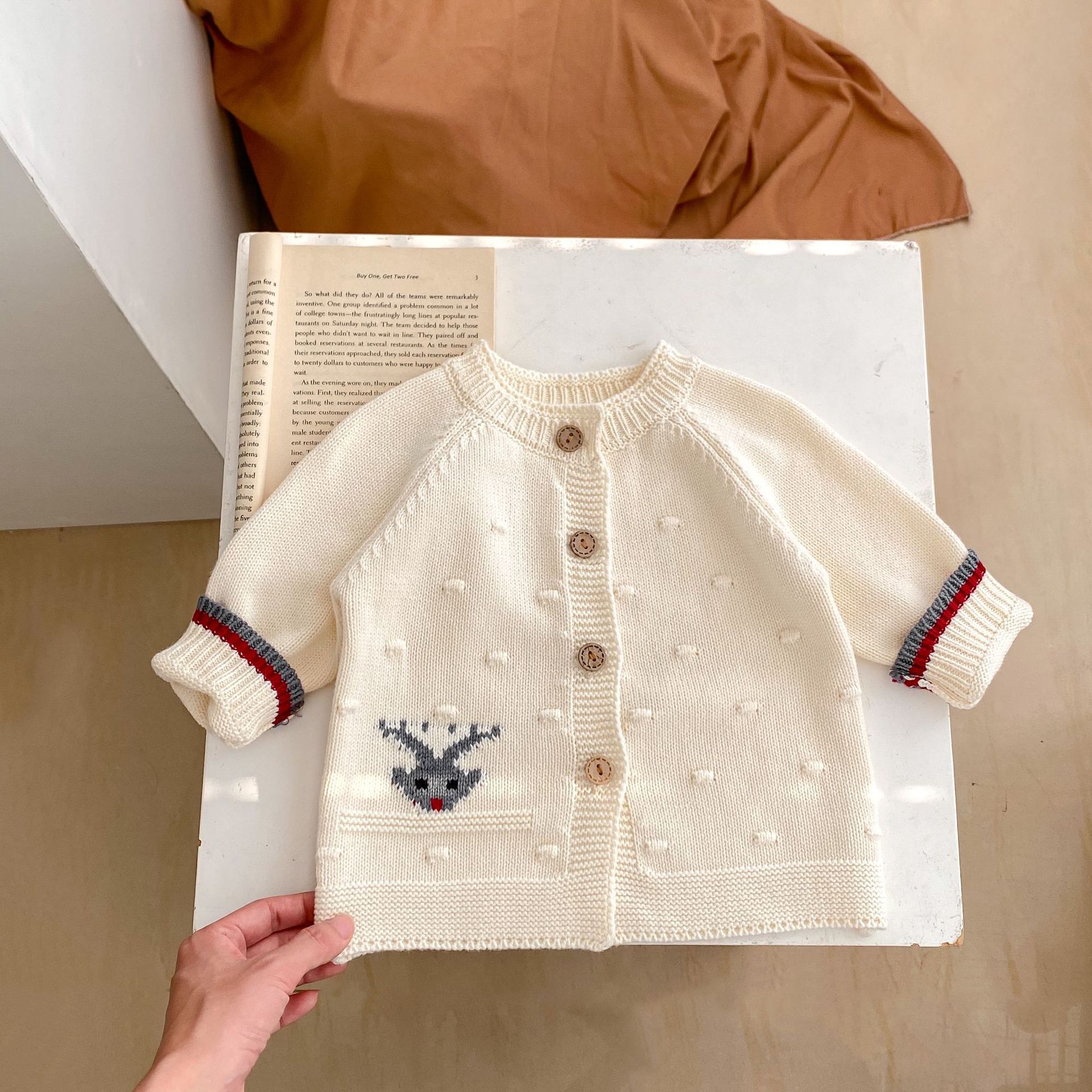 2024 tavaszi ruházat kislány rajzfilm szarvas kötött hosszú ujjú kabát+szürke pántos kabát 2 db válogatható_voghion.com