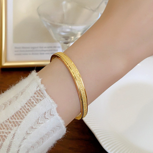 3D Matte Simple Stainless Steel Bracelet Women's European and American Style New Elegant All-match High-end Jewelry Accessories Fade-resistant