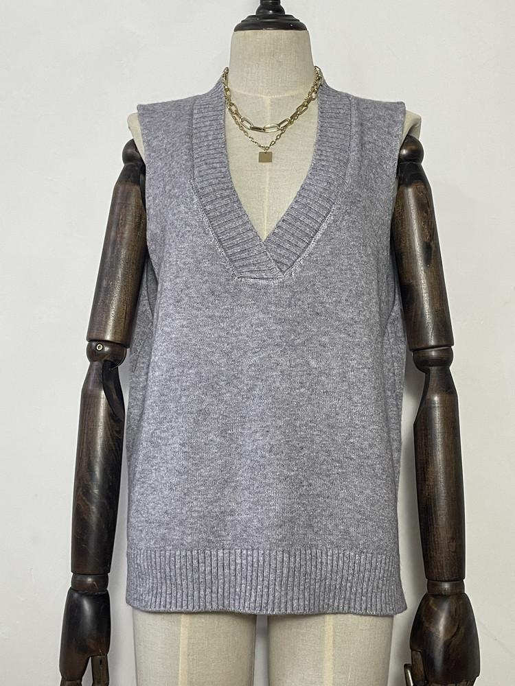 sleeveless vest