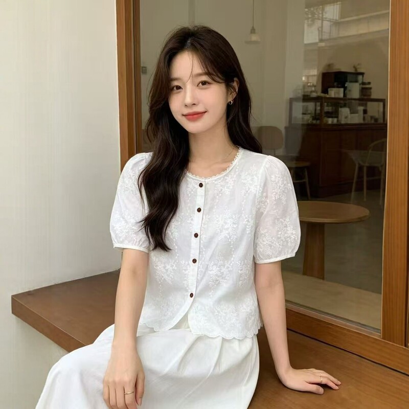 French-style lace short-sleeve shirt for women, new summer model, puff-sleeve white blouse, Korean-style loose top, wholesale French-style lace short-sleeve shirt for women, new summer model, puff-sleeve white blouse, Korean-style loose top, wholesale