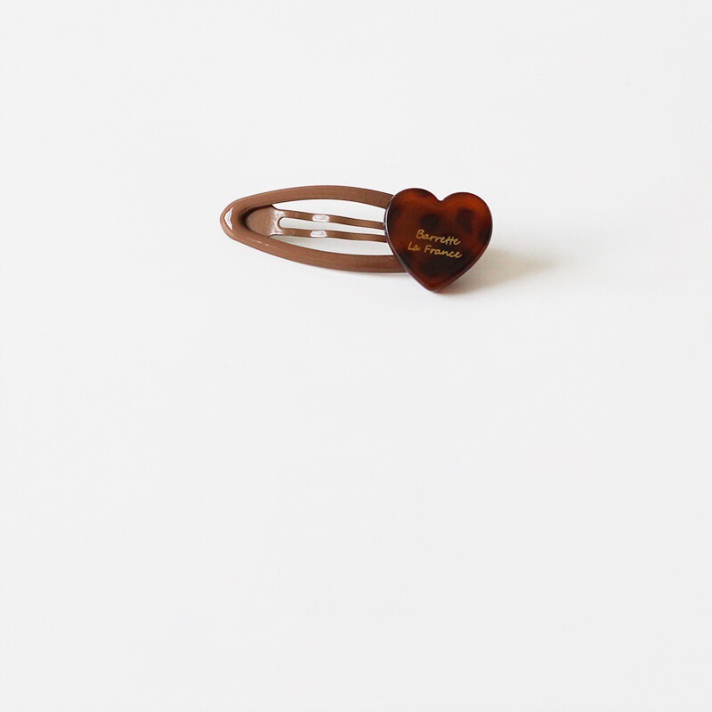 Vintage amber heart-shaped hair clip, side fringe clip, gentle and atmospheric, niche and versatile hair accessory Vintage amber heart-shaped hair clip, side fringe clip, gentle and atmospheric, niche and versatile hair accessory