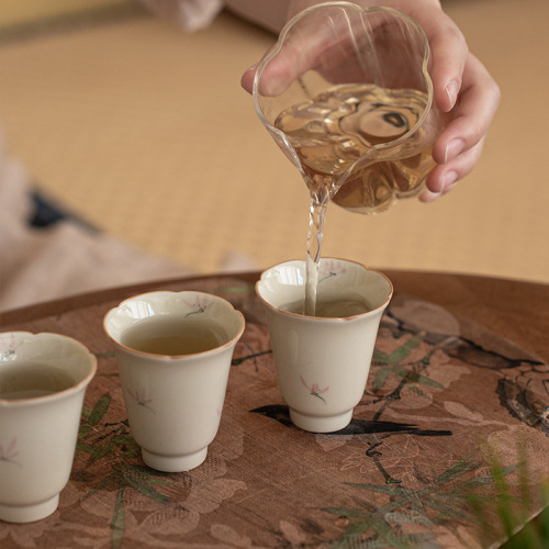 Hand-painted Tea Cup Gongfu Tea Set Tea Drinking Cup Solid Glaze Host Cup Home Use Single Cup Ceramic Tea Drinking New Chinese Style Aroma