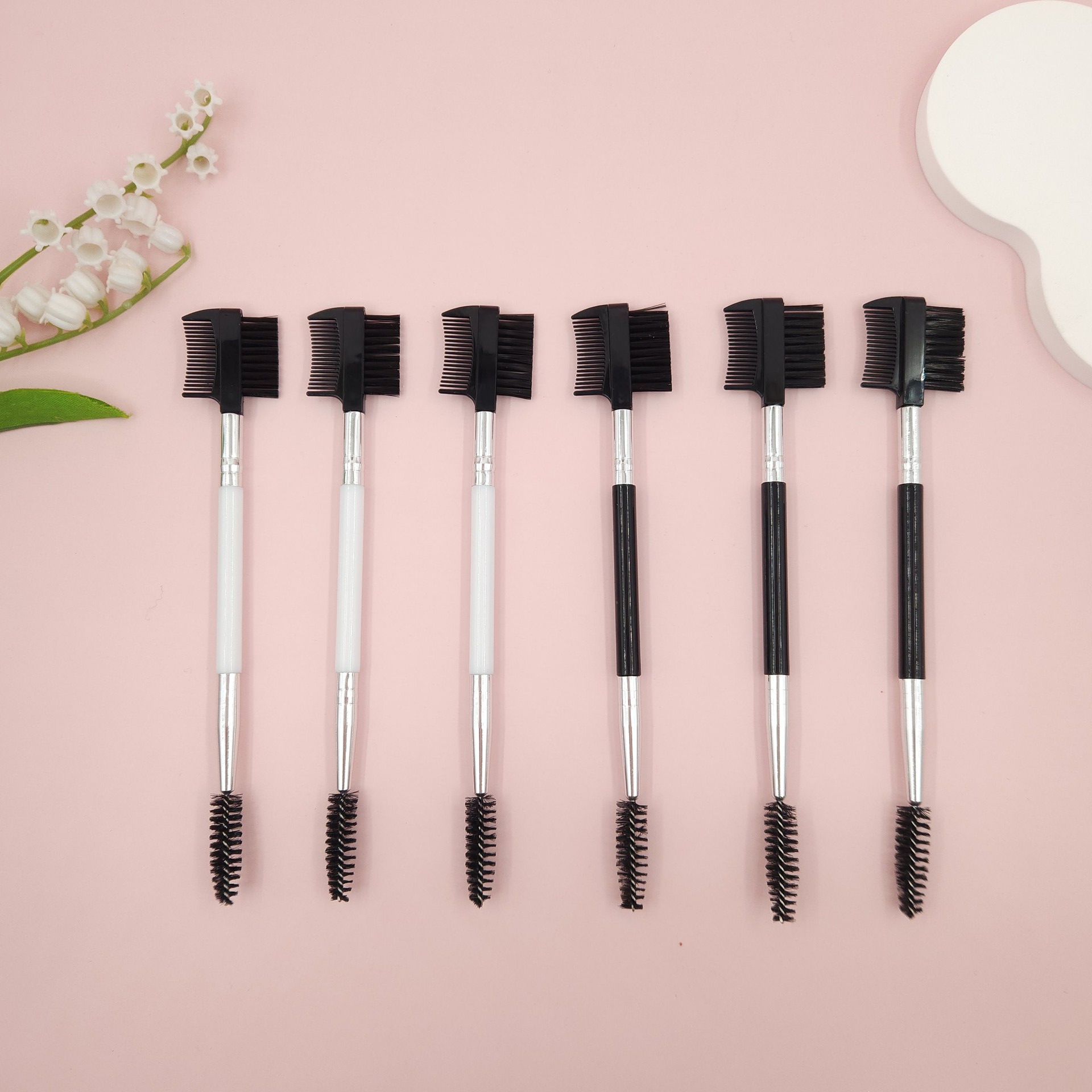 Cross-border wholesale eyebrow brush eye eyelash roll brush eyebrow comb comb portable dual-purpose double-headed tool makeup brush