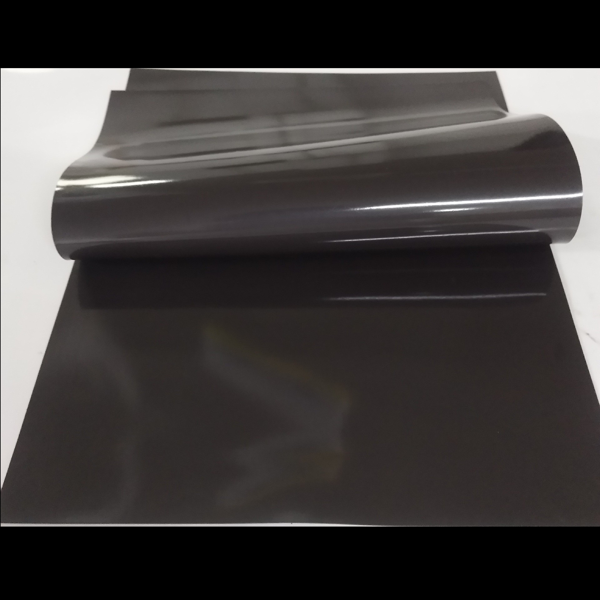 Adhesive rubber magnetic iron supplement