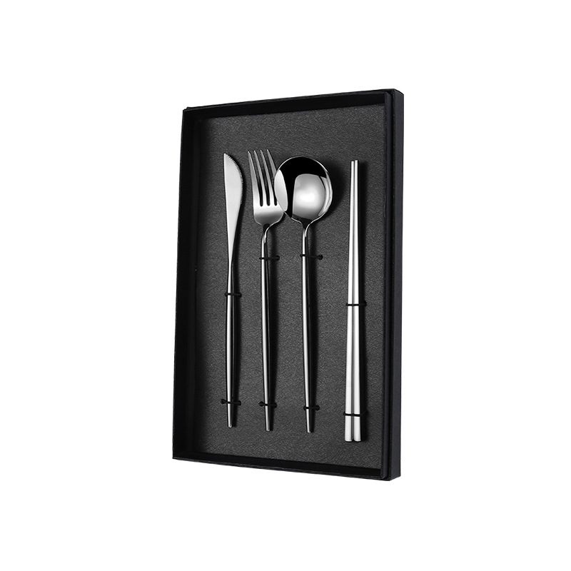 Portugisisk bestiksæt i rustfrit stål med guld finish_voghion.com