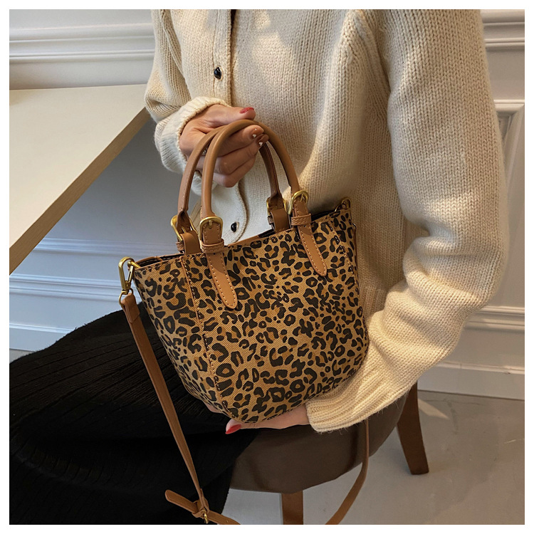 Fashion Leopard Print Handbag Bucket Bag Wholesale Nihaojewelry display picture 3