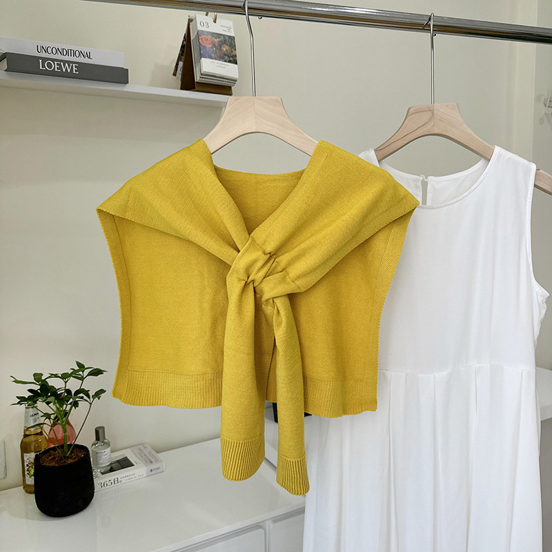 Mantón exterior de mujer 2025 nuevo estilo primavera y otoño a rayas de punto pequeño chal fino de gama alta a juego suéter camisa bufanda