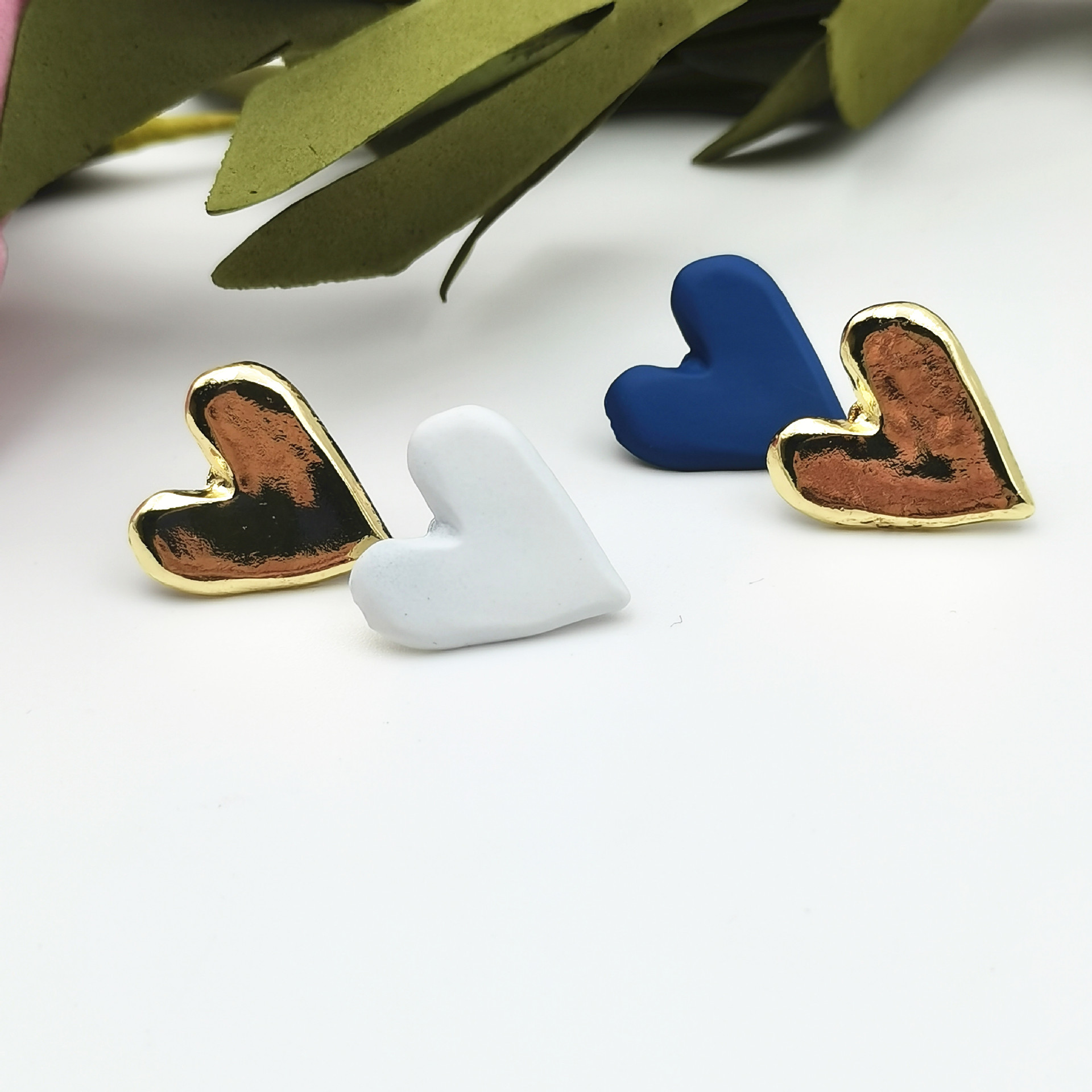 Fashion Heart Shape Alloy Stoving Varnish Ear Studs display picture 2