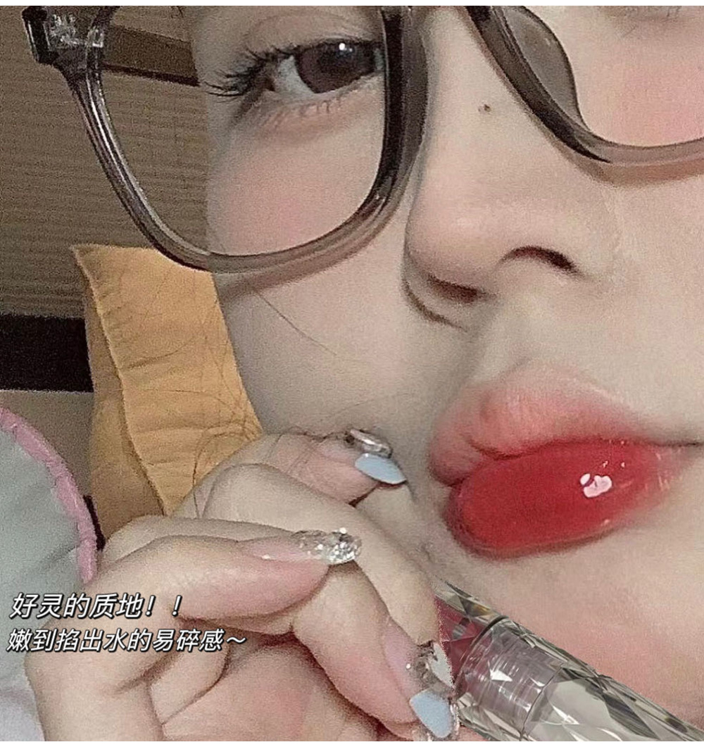 DIXI Moisturizing Mirror Water Light Lip Gloss, brightening and whitening, hydrating lipstick, chubby lips, versatile makeup, affordable wholesale Item Picture