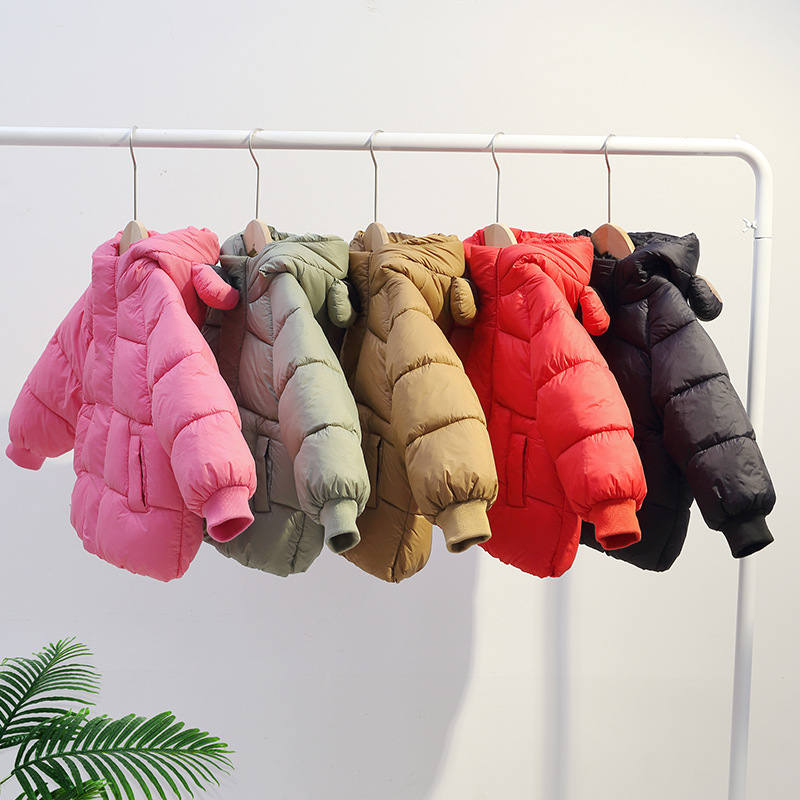 2023 nueva ropa para niños Abrigo acolchado de algodón para niños engrosado estilo occidental corto abrigo de invierno para niños y bebés para mujeres
