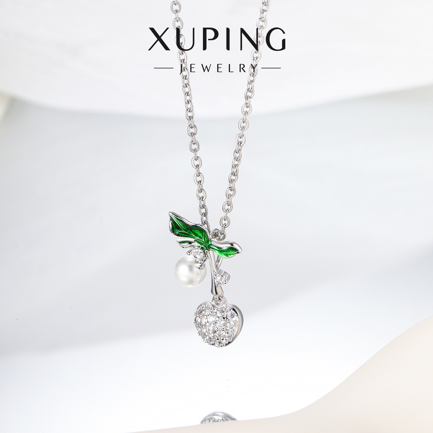 Xuping moda nueva incrustación de zircon dulce pequeña cereza temperamento delicado cadena de clavícula elegante accesorios ligeros de lujo al por mayor