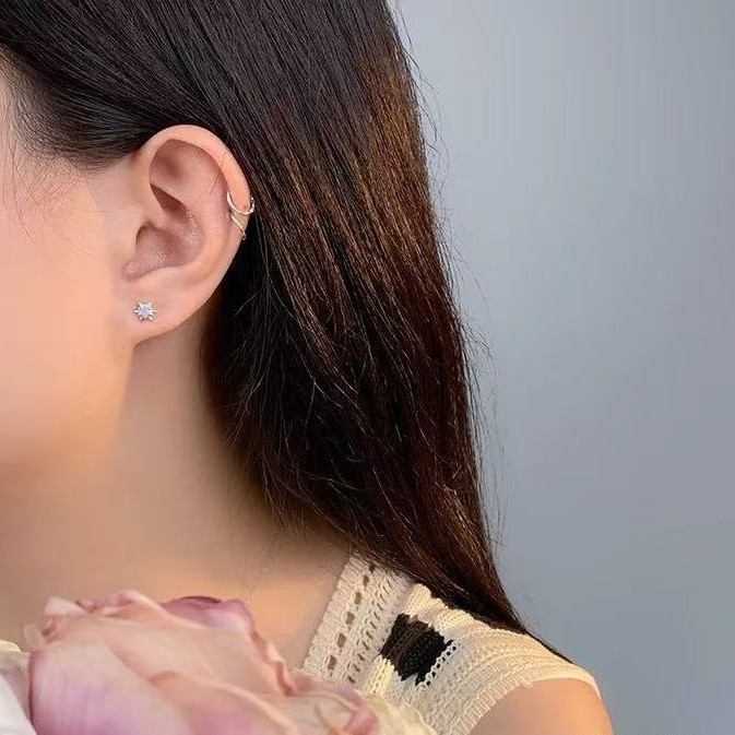 Ear cuff a stella a sei punte con zirconi eleganti da donna_voghion.com