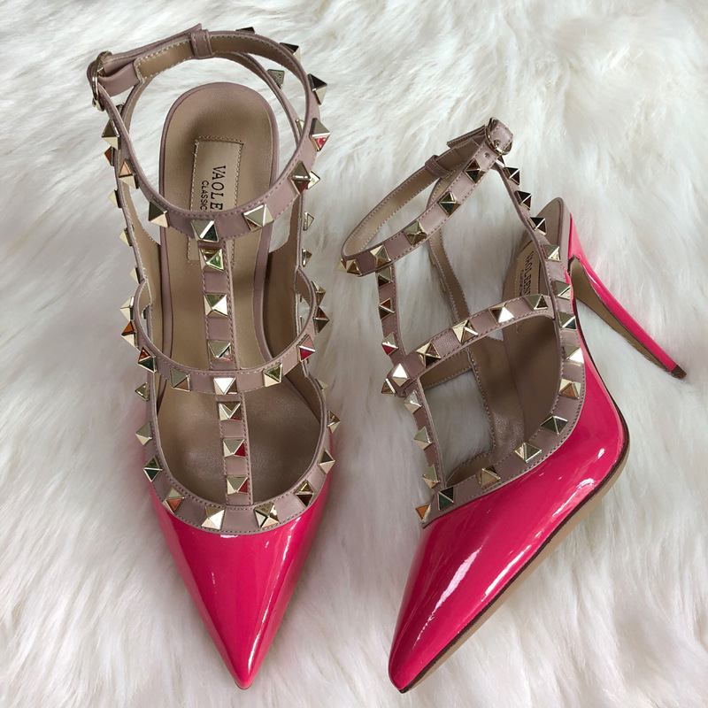 Valentino ハイヒール レディース リベット ポインテッドトゥ 2ストラップ 3ストラップ 本革 パテントレザー スティレットヒール バービン サマーサンダル 女性用|undefined