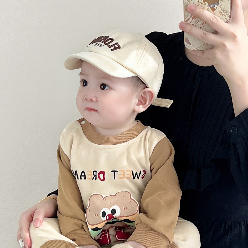 Sombrero de bebé primavera y otoño letras extranjeras para niños sombrero de boca de pato de bebé otoño y invierno corto para niños sombrero de béisbol de sombra de la marea