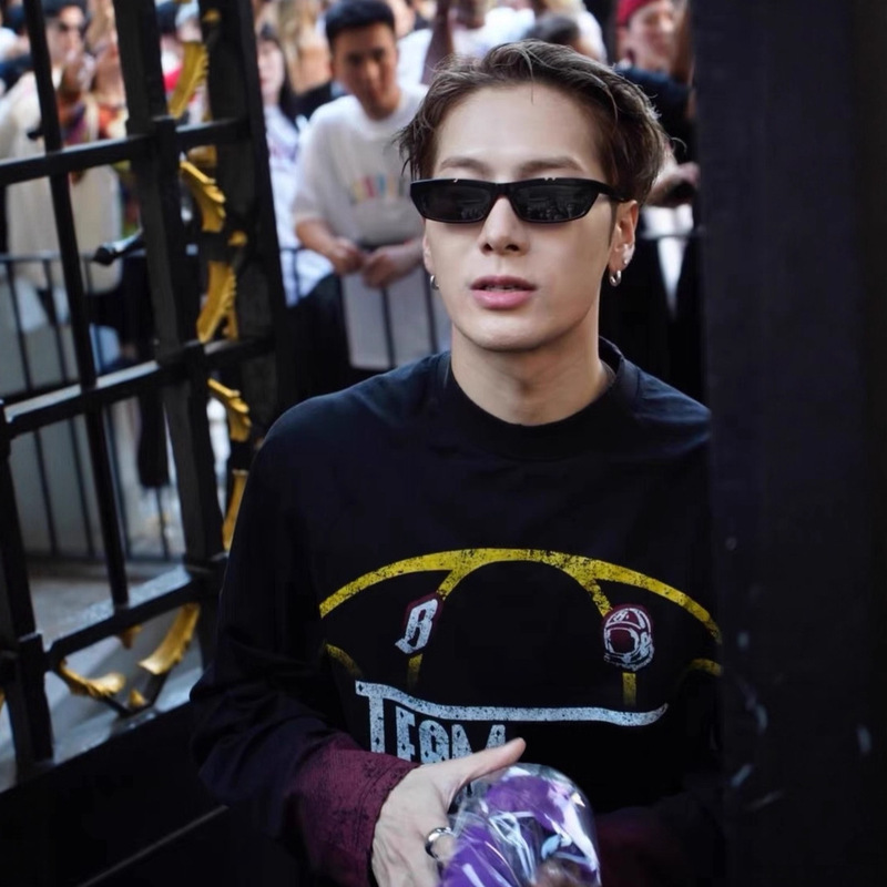 天花板TW王嘉尔同款BBC联名赛车款小高领复古宽松情侣打底长袖T恤|undefined