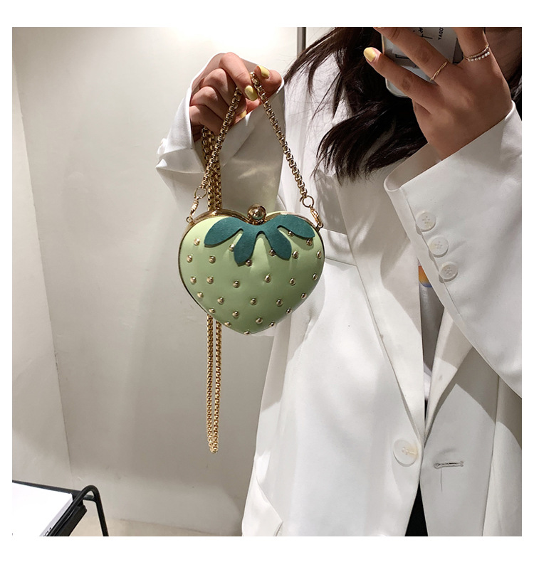 Women's Medium Pu Leather Strawberry Cute Heart-shaped Lock Clasp Crossbody Bag display picture 6