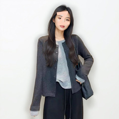 新款2025秋休闲风清新甜美女装假两件套质地细腻圆领宽松型针织衣
