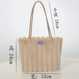 挂饰挂件;女士斜挎包;女士手提包