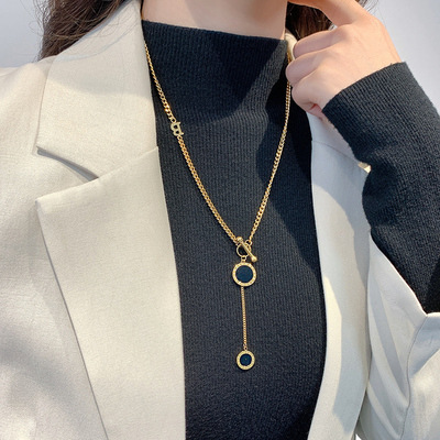 Wenjian 2023 nueva cadena de suéter popular elegante collar largo de alta gama de las mujeres Otoño e Invierno de alta gama de acero de titanio de alta calidad