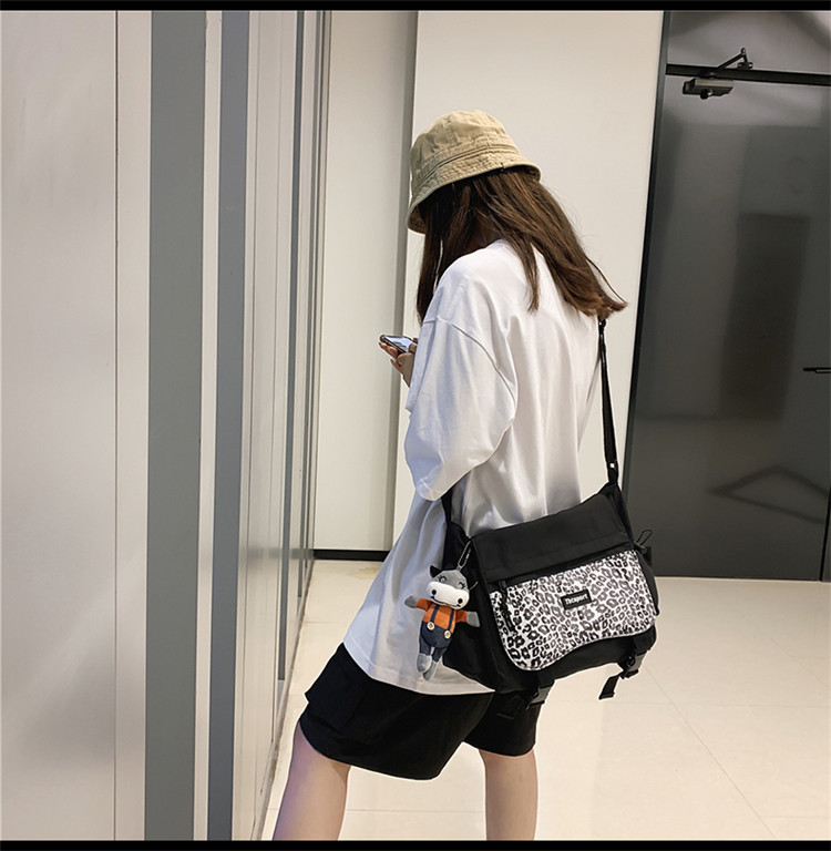 Wholesale Fashion Large Capacity Cow Pattern Shoulder Canvas Bag Nihaojewelry display picture 4
