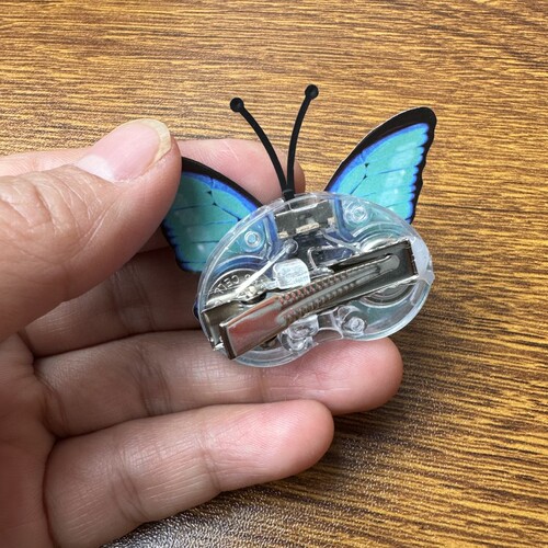 LED Flashing Butterfly Hair Clip for Children's Festival Entertainment and Cheering, Glowing Toy, Simulated Butterfly Hairpin, Factory Wholesale