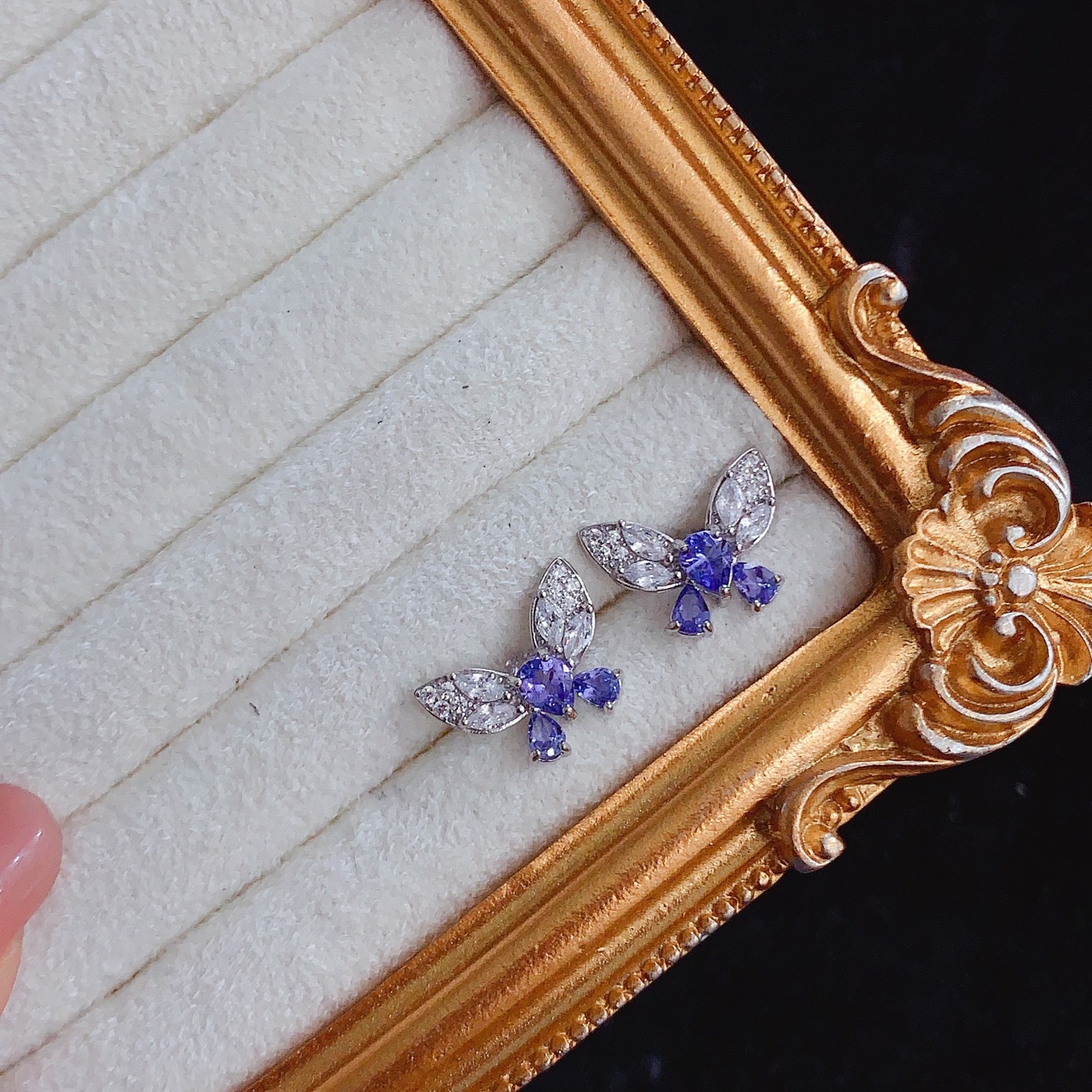 S925 silver inlaid with natural tanzanite butterfly earrings, colorful gemstone earrings for women, light luxury niche butterfly earrings, factory supply