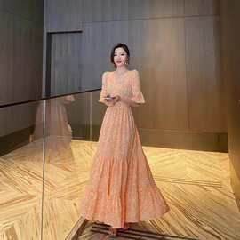跨境印花连衣裙女2026夏季新款韩版碎花雪纺V领收腰显瘦大摆长裙