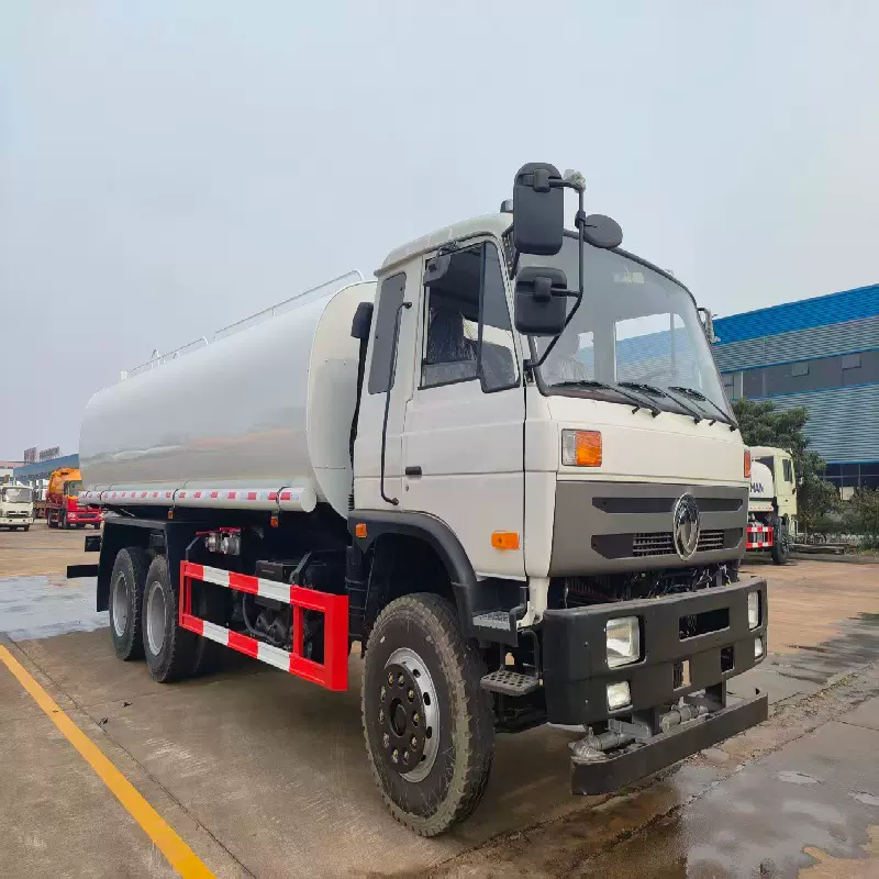 出口东风20方保温运水车 22吨道路绿化洒水车 20吨街道雾炮喷洒车