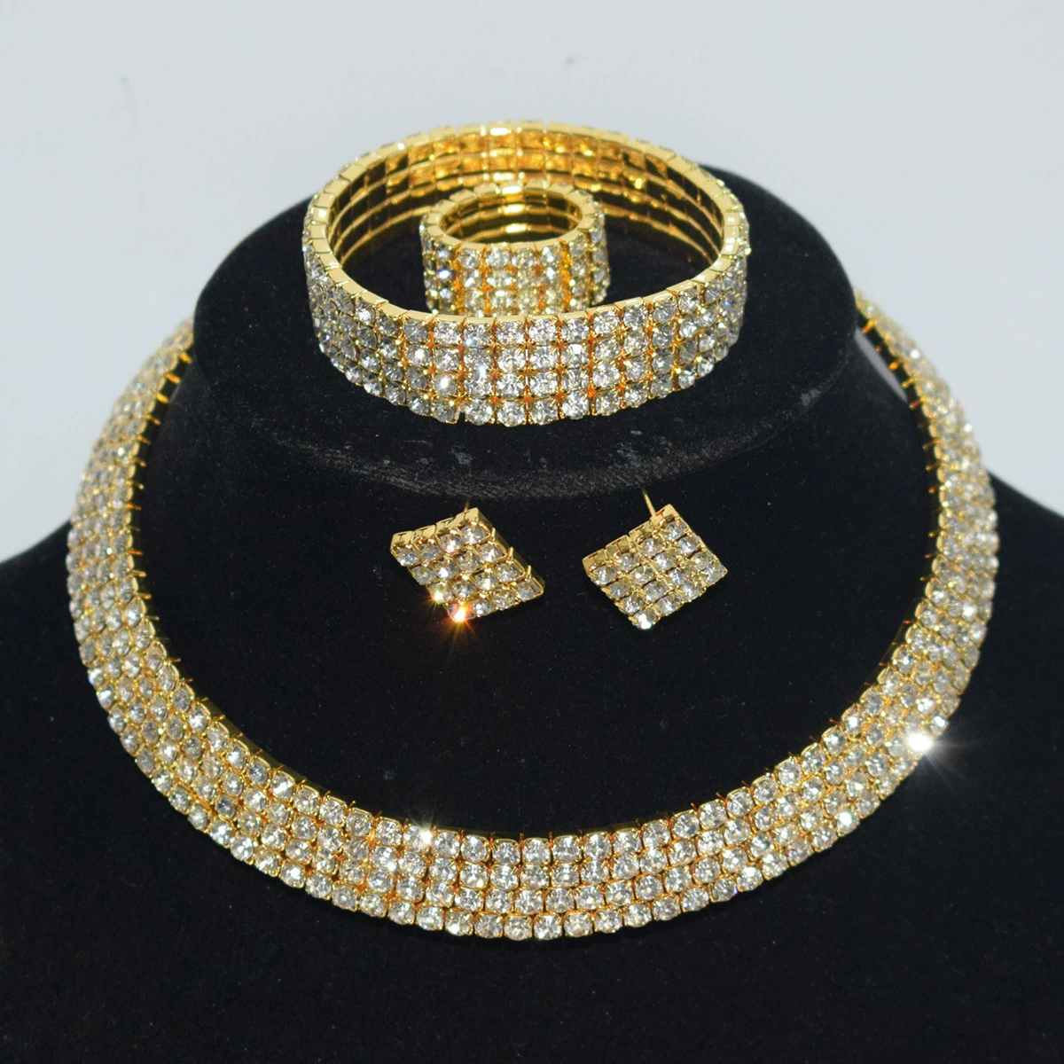 Accessory for bride, choker, bracelet, earrings, set, necklace, chain, gold and silver