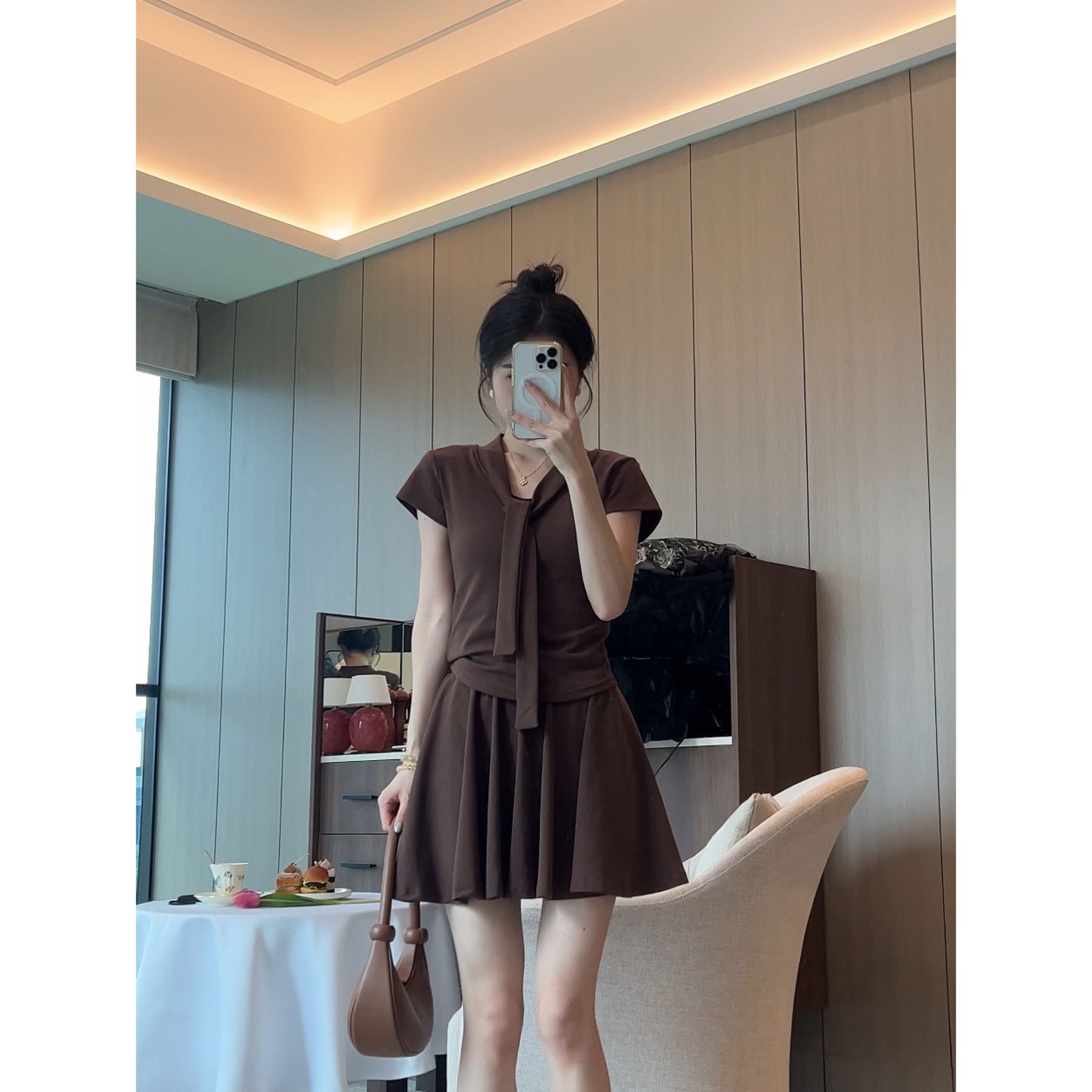 브라운[플리츠 슈트]