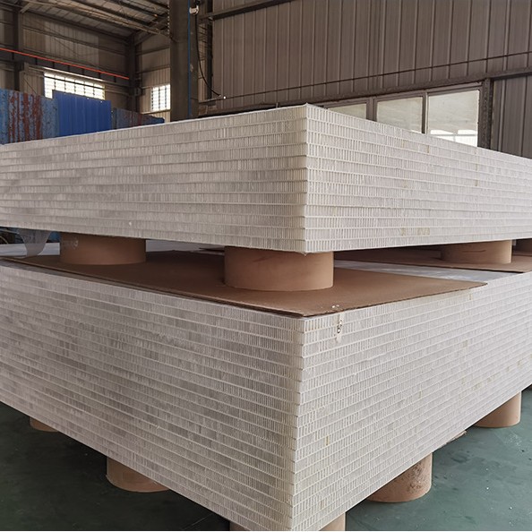 房车专用板材玻璃钢车厢板玻璃钢铝蜂窝复合板xps板三明治保温板